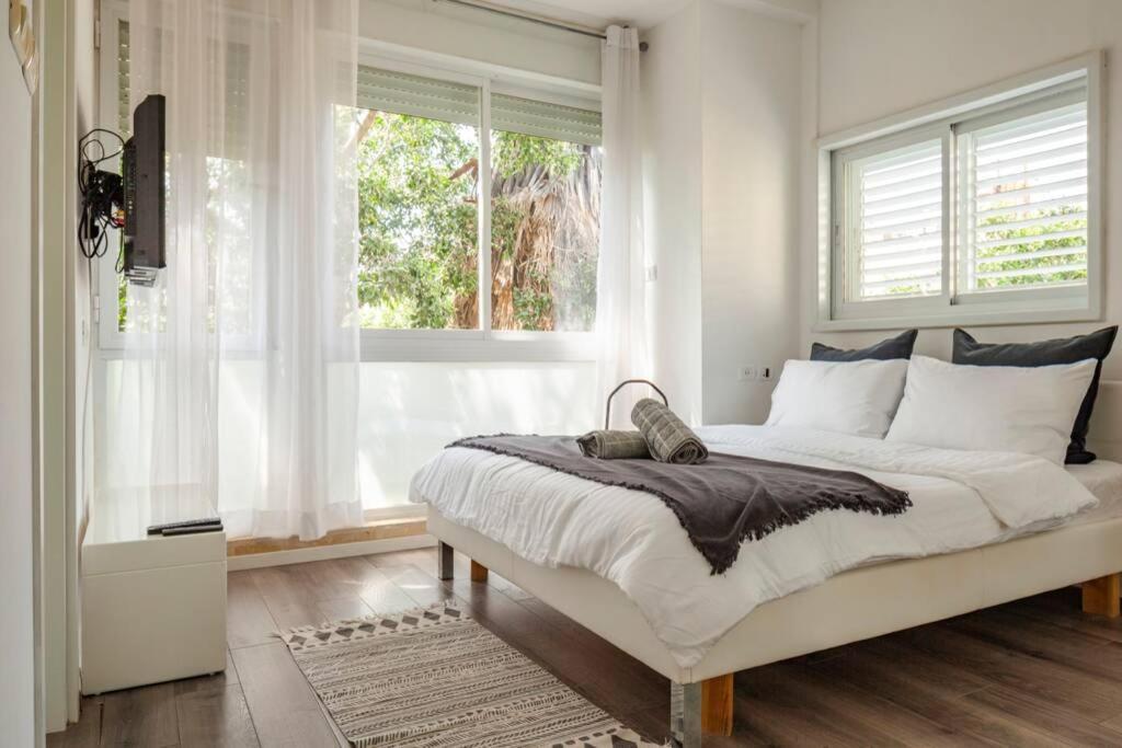 Big Apartment Next To Gordon Beach Plus Free Parking تل أبيب المظهر الخارجي الصورة