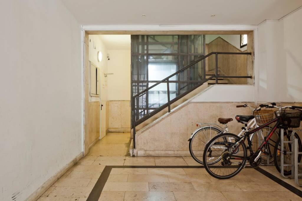 Big Apartment Next To Gordon Beach Plus Free Parking تل أبيب المظهر الخارجي الصورة