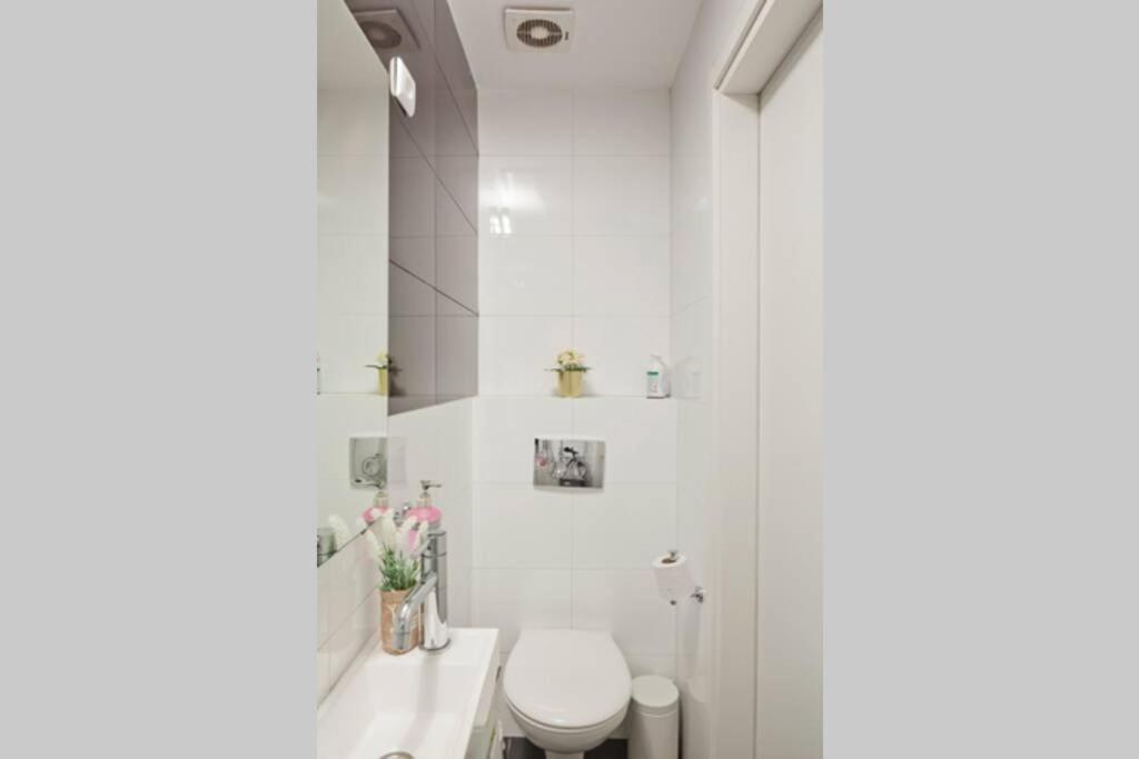 Big Apartment Next To Gordon Beach Plus Free Parking تل أبيب المظهر الخارجي الصورة