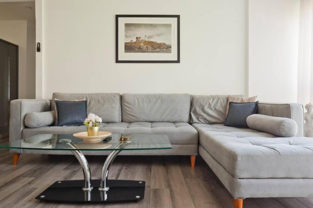 Big Apartment Next To Gordon Beach Plus Free Parking تل أبيب المظهر الخارجي الصورة